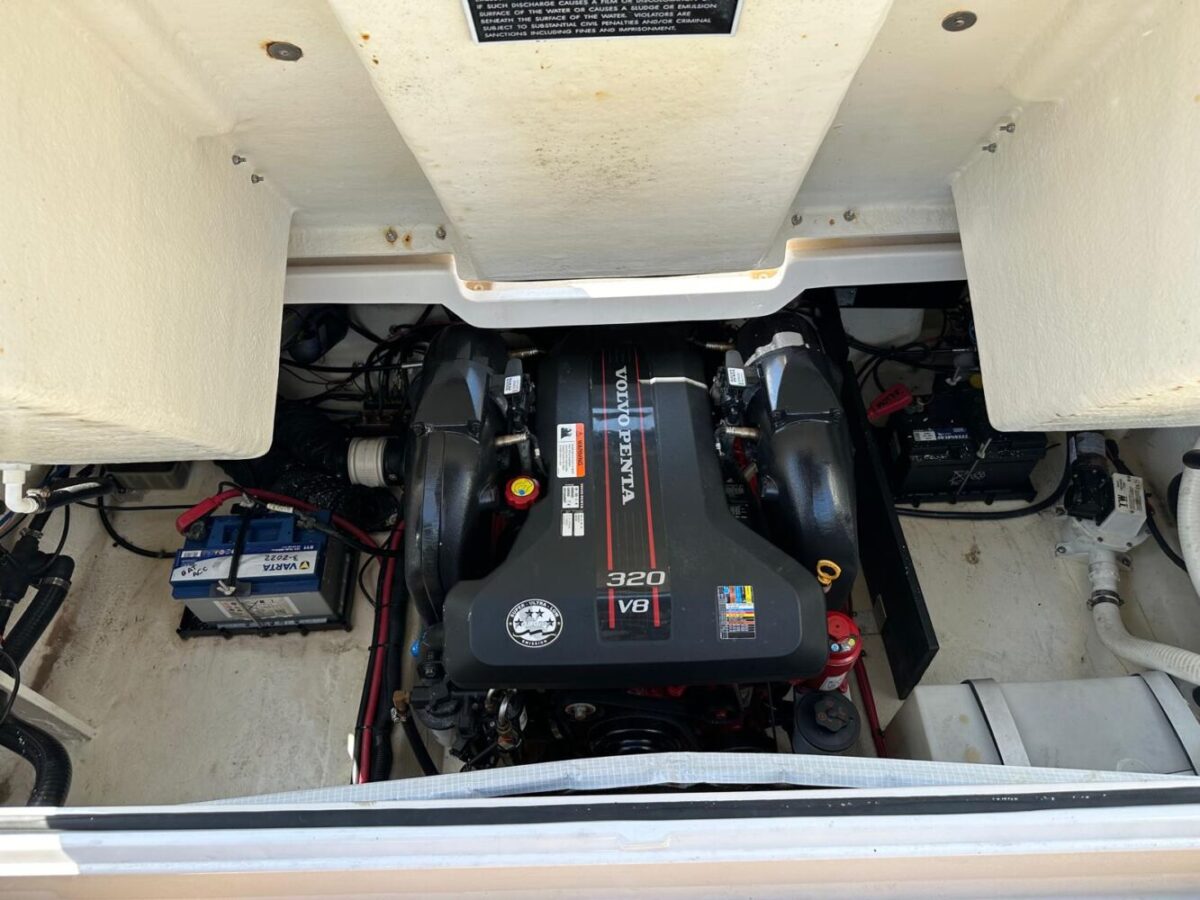 REGAL 2800 BOWRIDER – Image 10
